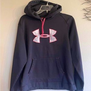 Under Armour hooded sweatshirt. Semi-fitted size Large. Good condition!